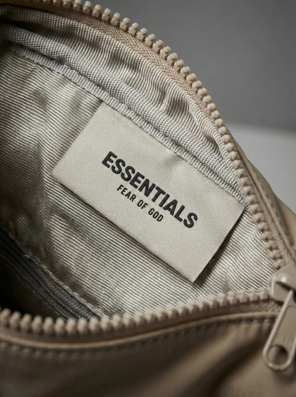 Bolso Essentials Premium